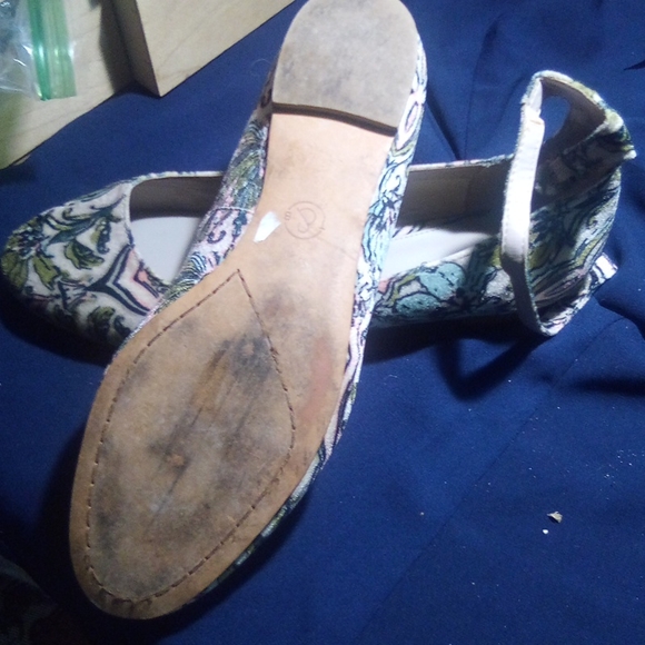 😘😍 Treasure & Bond Fabric upper Ankle strap flats - Picture 3 of 4